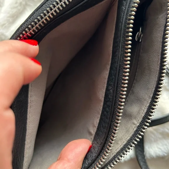 Vince Camuto Black Leather Shoulder Bag - Picture 4 of 5